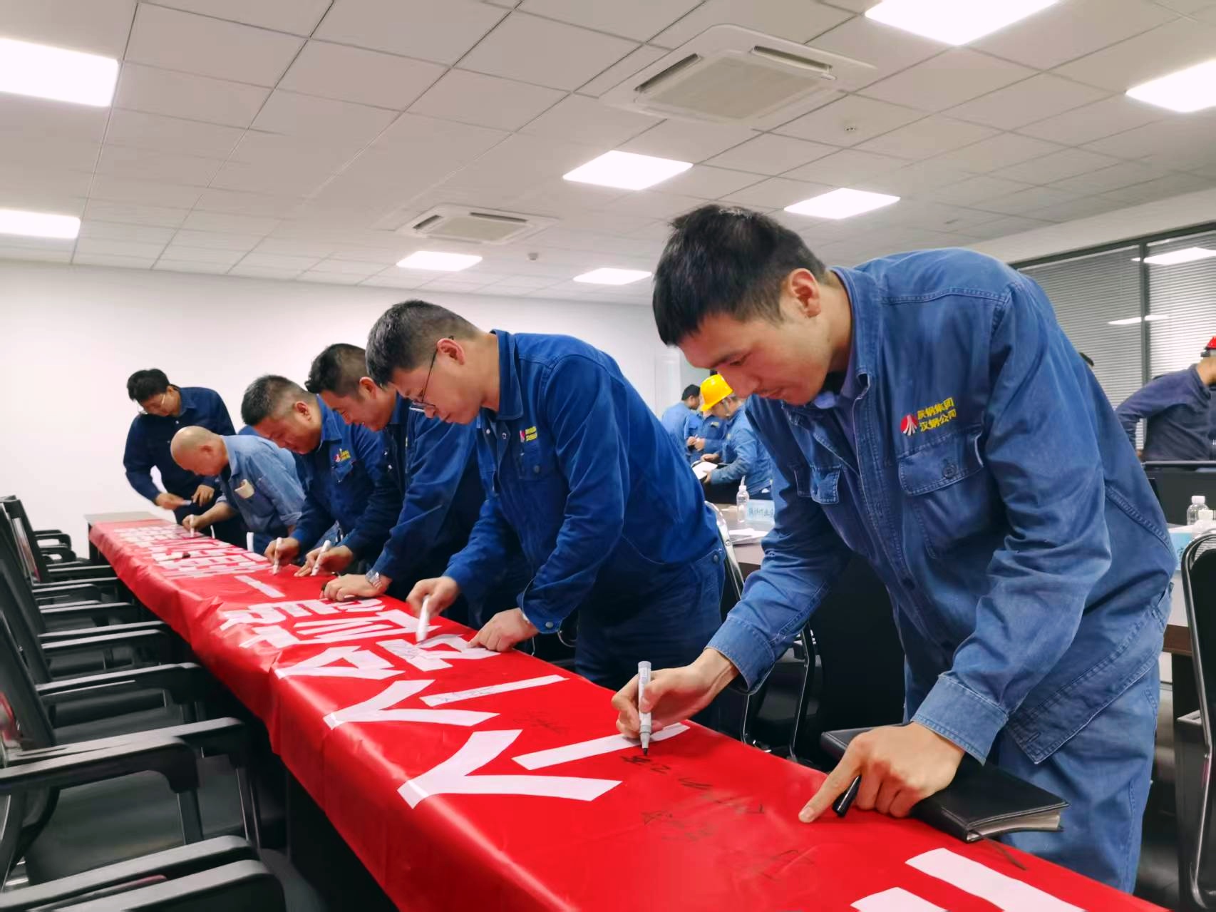 應急管理“煉”實招 安全生產“鋼”性強 應急管理“煉”實招 安全生產“鋼”性強