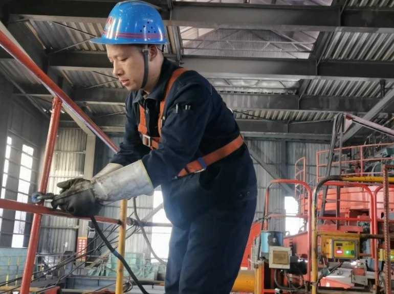 瞧!與時光競速的人,是他們,也是你我…… 瞧!與時光競速的人,是他們,也是你我……