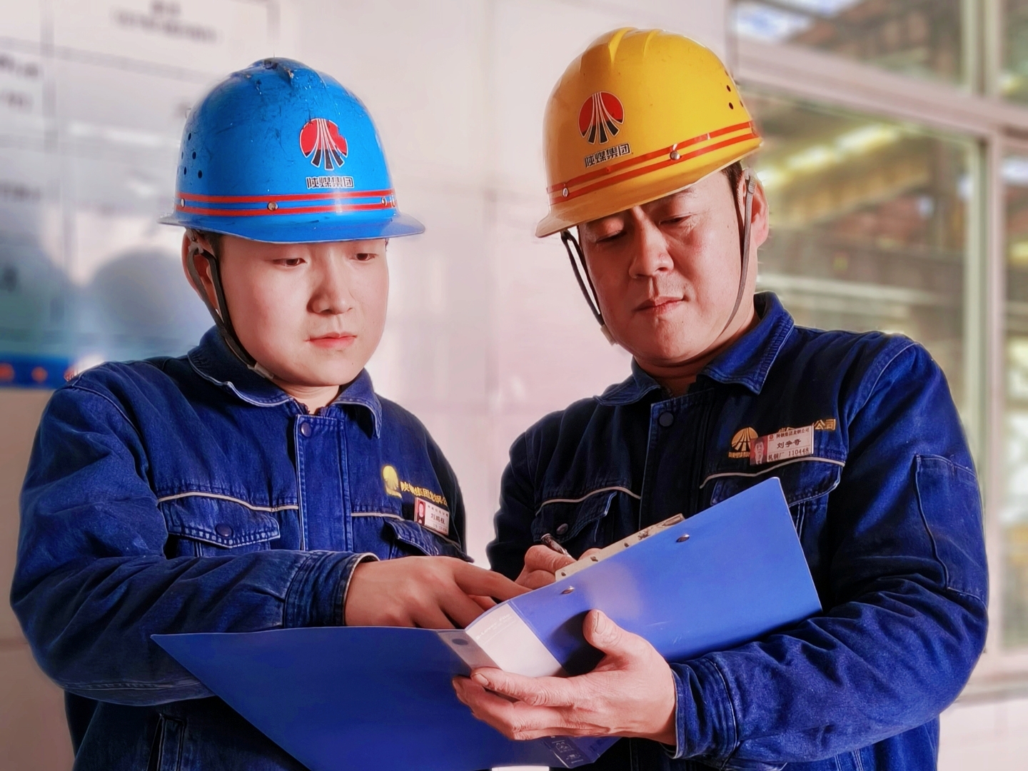 鋼花璀璨處 愛企情正濃 鋼花璀璨處 愛企情正濃