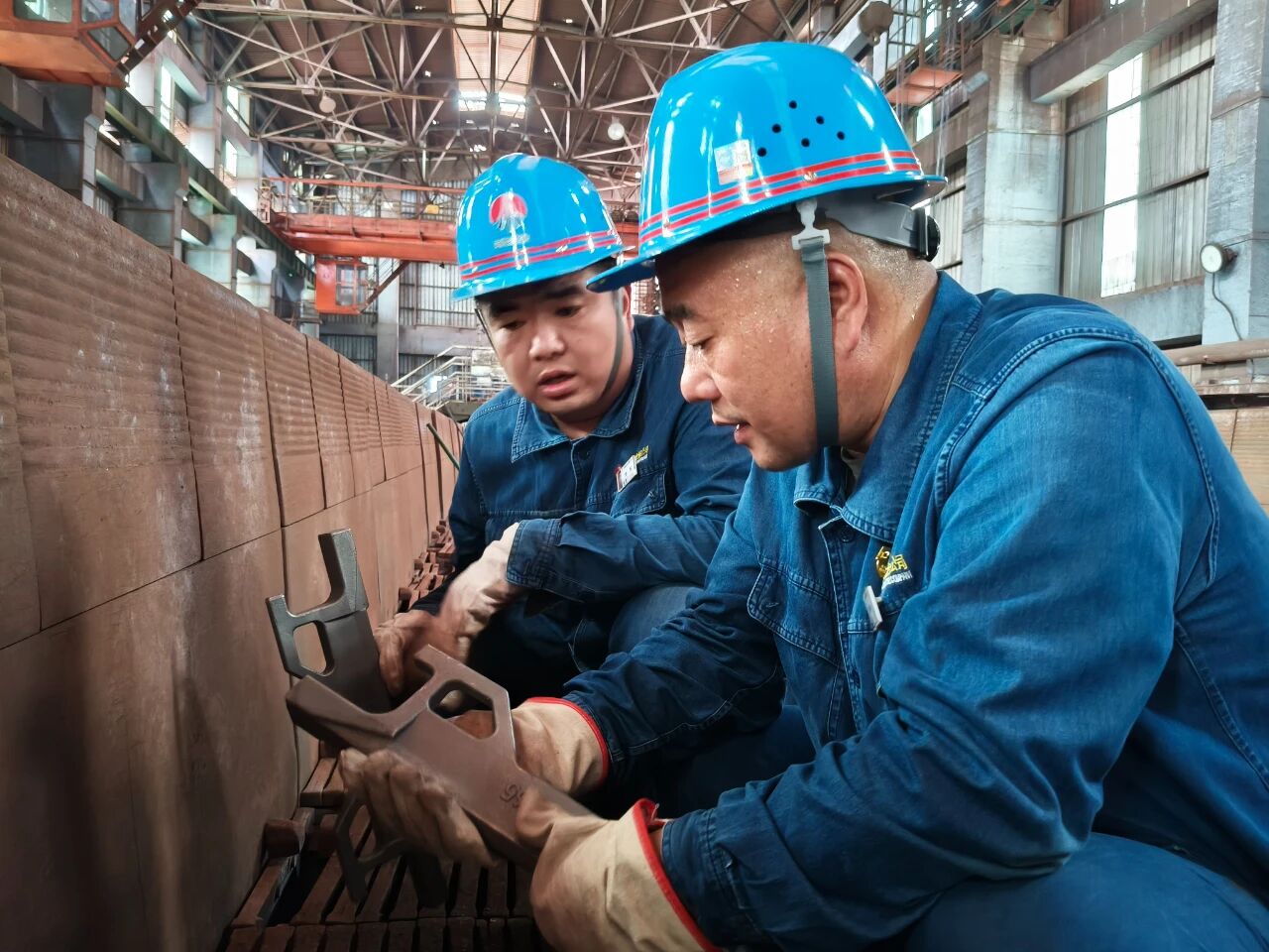 一線“金點子”點亮創效之路 一線“金點子”點亮創效之路