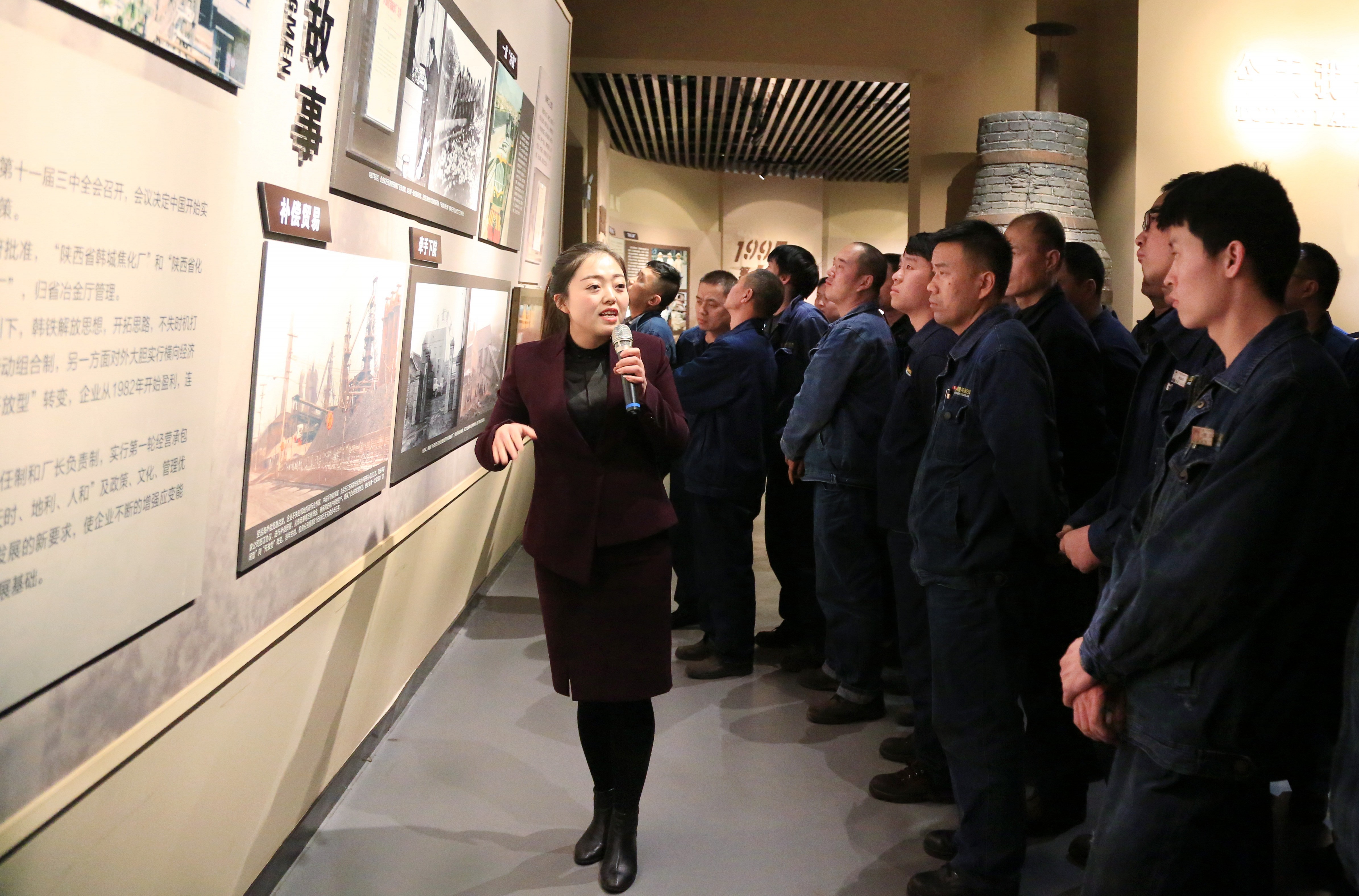 讓鋼城里的大學(xué)生更加自尊自信 讓鋼城里的大學(xué)生更加自尊自信