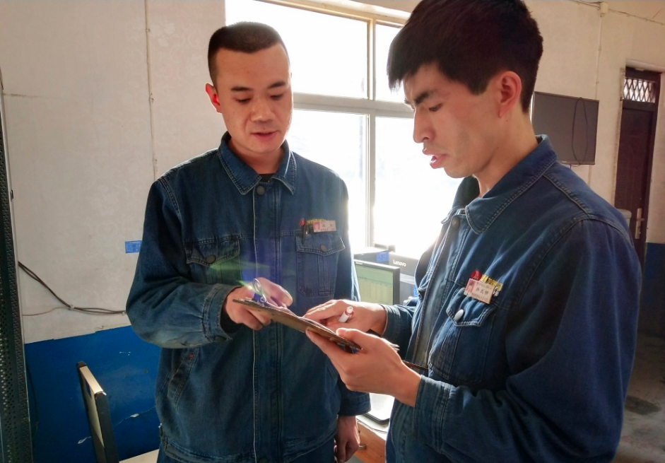 多措并舉打通人才培養(yǎng)渠道——龍鋼公司儲運(yùn)中心大學(xué)生培養(yǎng)工作紀(jì)實(shí) 多措并舉打通人才培養(yǎng)渠道——龍鋼公司儲運(yùn)中心大學(xué)生培養(yǎng)工作紀(jì)實(shí)