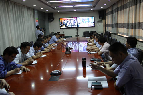 龍鋼集團(tuán)工會(huì)組織開展班組安全管理知識(shí)培訓(xùn) 龍鋼集團(tuán)工會(huì)組織開展班組安全管理知識(shí)培訓(xùn)